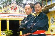 Il M Tong e il suo codiscepolo fratello d'armi M Pham Minh Kinh